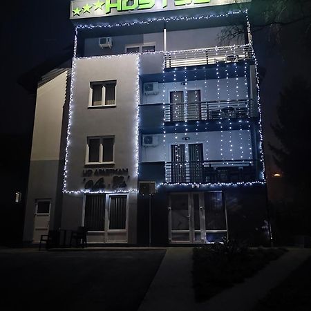 Apartmán Vela-Edo Zavidovici Exteriér fotografie