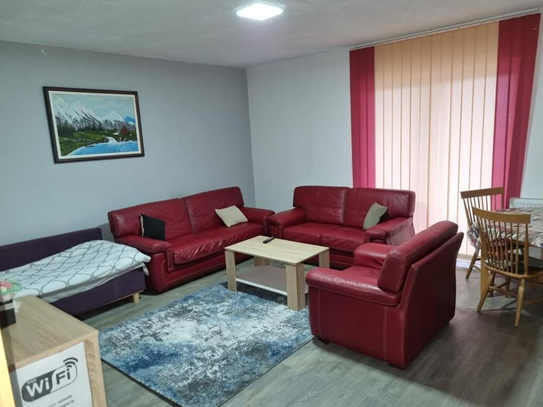 Apartmán Vela-Edo Zavidovici Exteriér fotografie