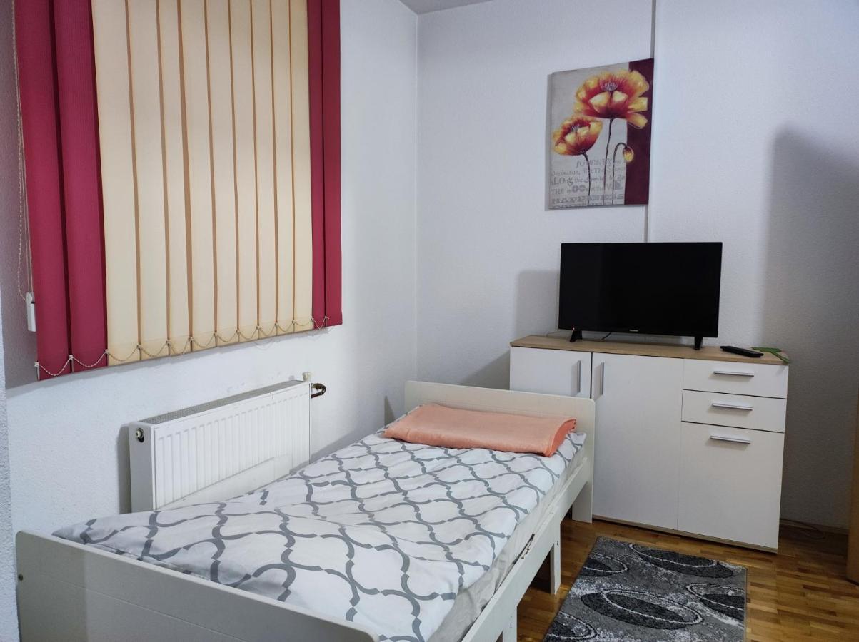 Apartmán Vela-Edo Zavidovici Exteriér fotografie