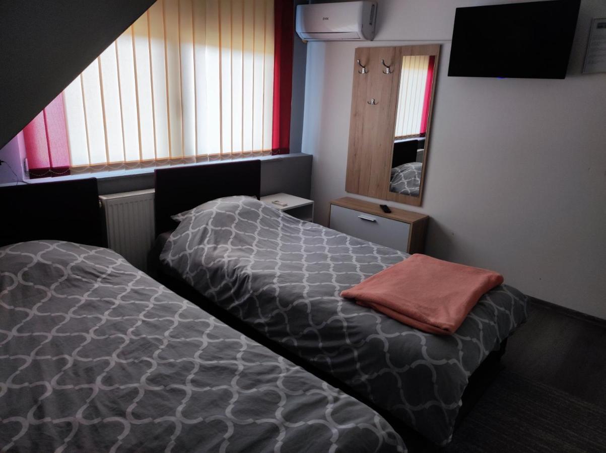 Apartmán Vela-Edo Zavidovici Exteriér fotografie