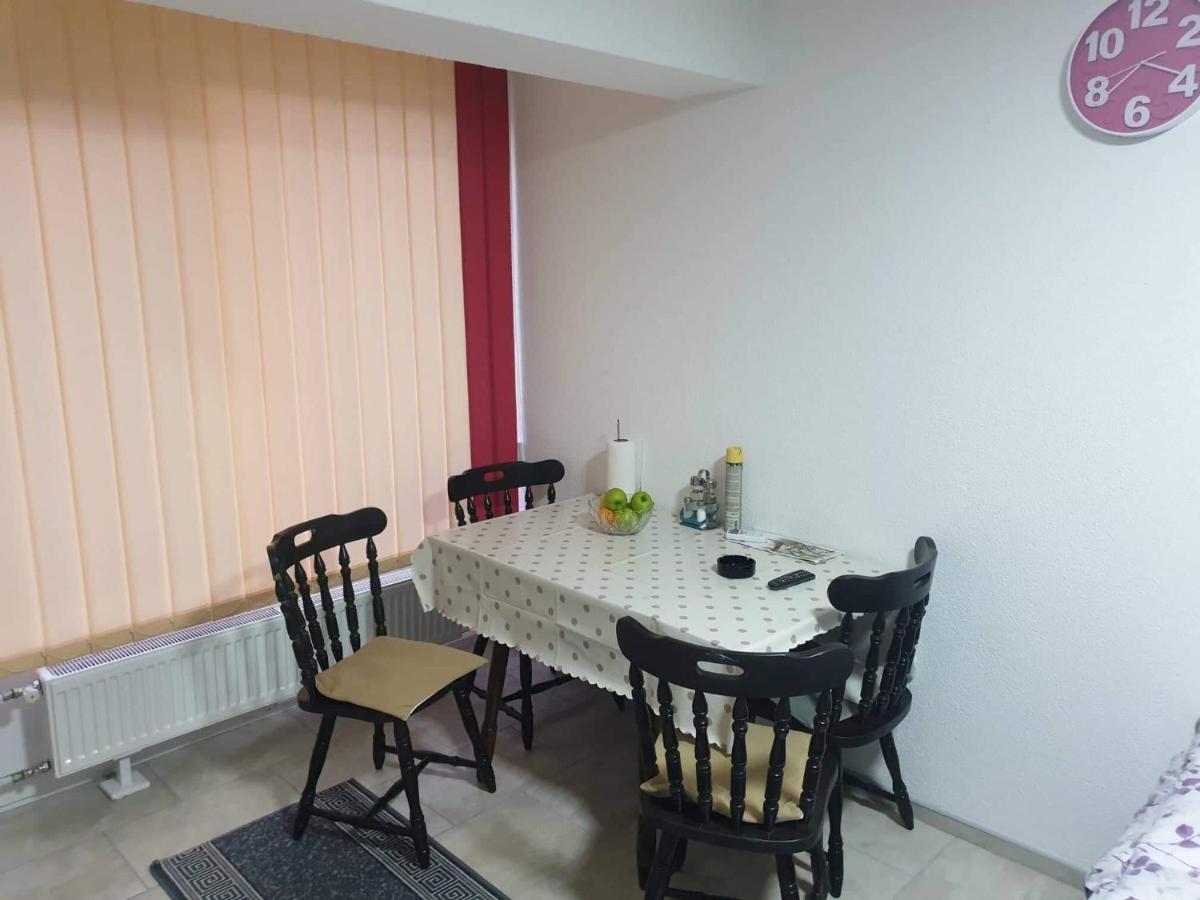 Apartmán Vela-Edo Zavidovici Exteriér fotografie